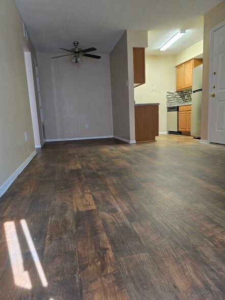 Building Photo - 3233 Bonnie Dr