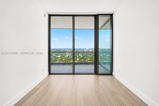 Building Photo - 175-125 3303