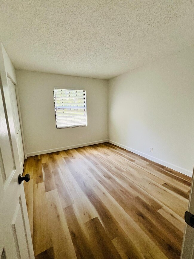 Building Photo - 15821 E Wind Cir