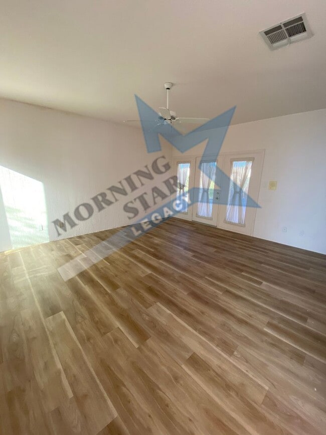 Building Photo - VIEWS!!  Spacious home in Picacho Hills!