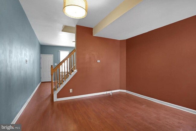 Building Photo - 2047 E Sergeant St