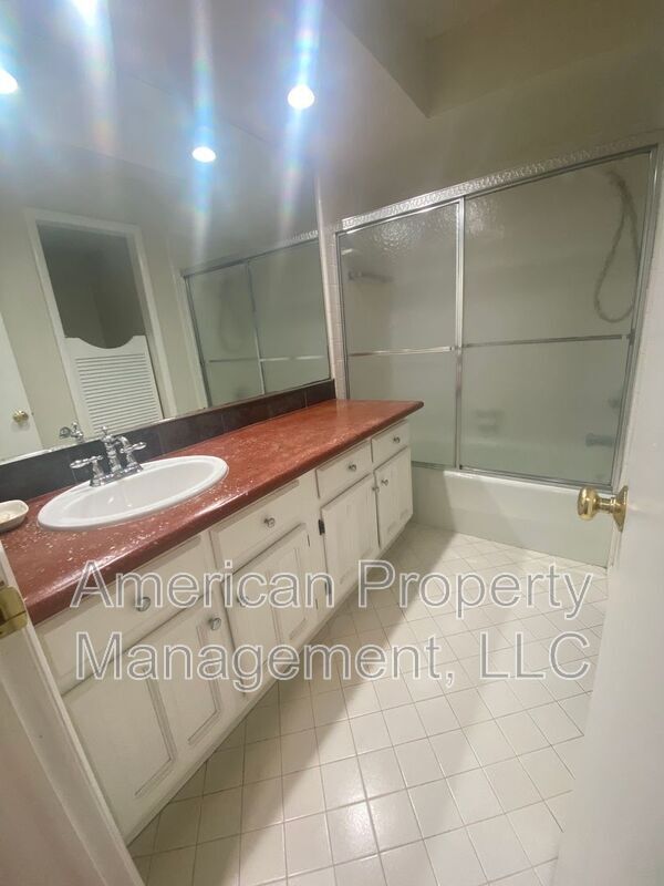 Building Photo - 6004 S Atlanta Ct