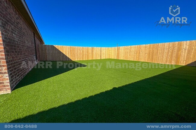 Building Photo - 3 Bedroom Townhome In Harvest Wolfforth!