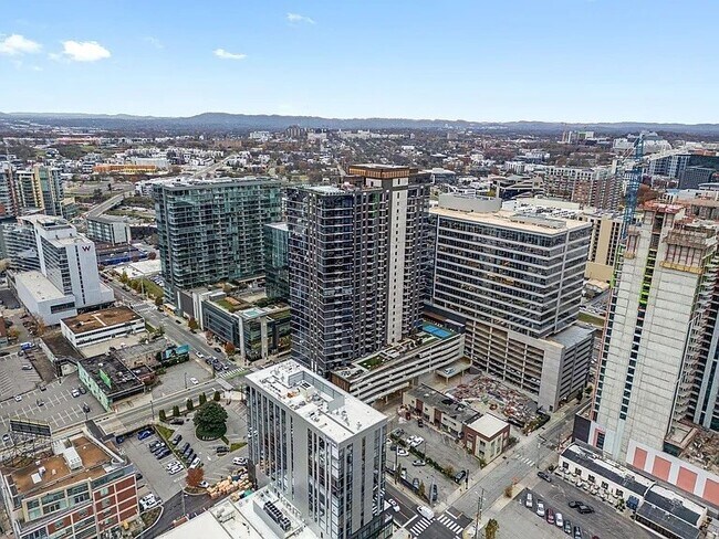 Building Photo - 1212 Demonbreun St