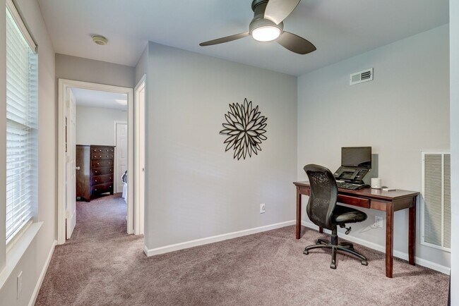 Building Photo - Beautiful home in the Woodlands