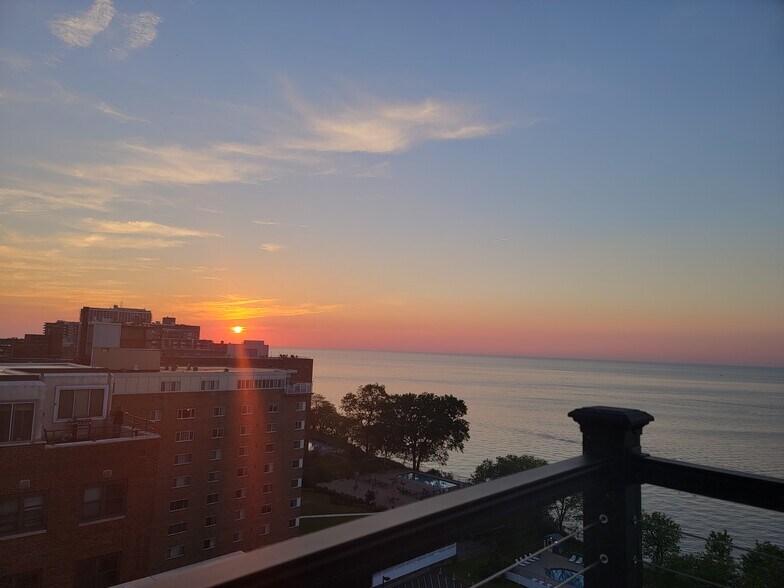 Rooftop - 11720 Edgewater Dr