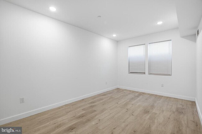Building Photo - 2330 N 16th St