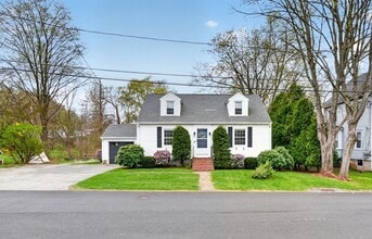 Building Photo - 13 Pleasant St