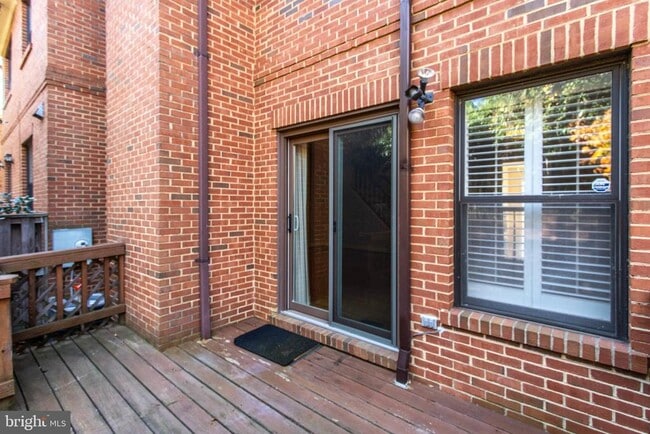 Building Photo - 1494 Hampton Hill Cir