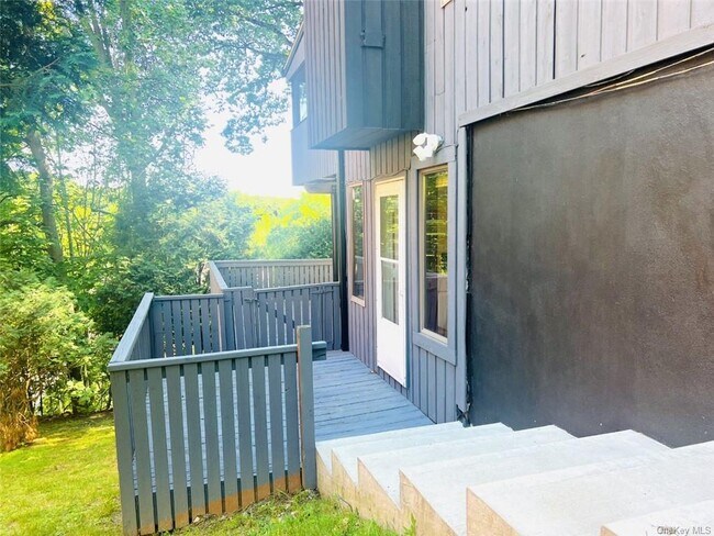 Building Photo - 132 Woodland Dr