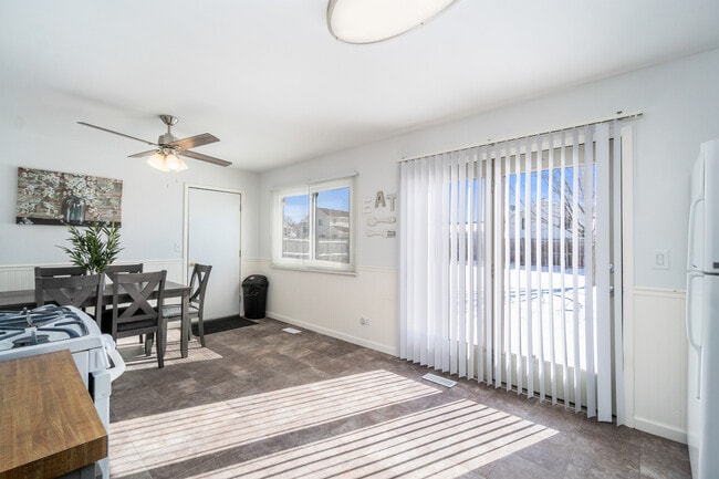 Building Photo - 1585 Nautilus Ln