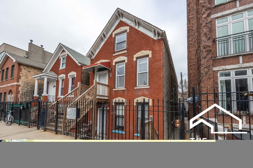 Building Photo - 1622 W Beach Ave
