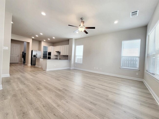 Building Photo - 601 C-Bar Ranch Trl