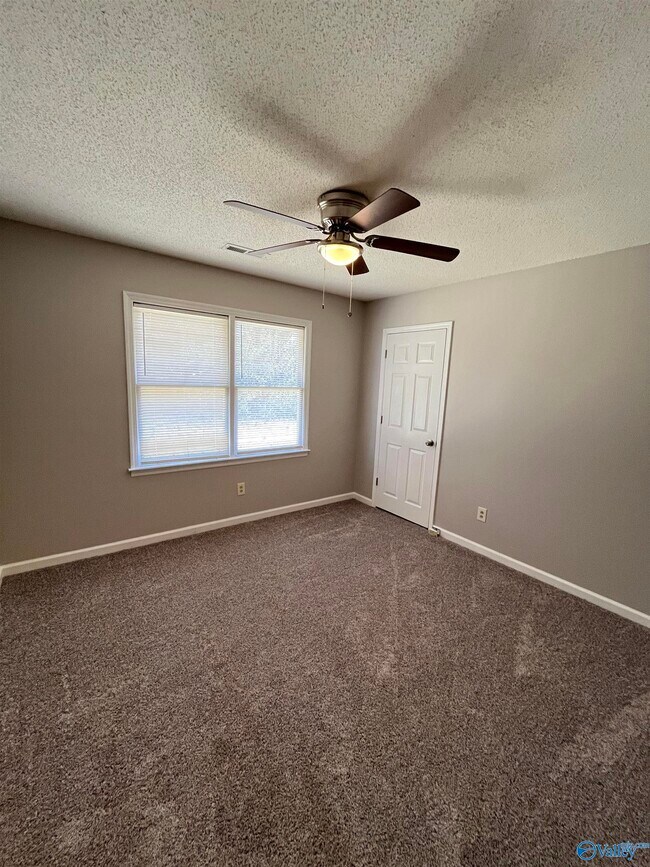 Building Photo - 105 Bellhurst Cir