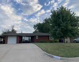 Building Photo - 2717 Clermont Pl