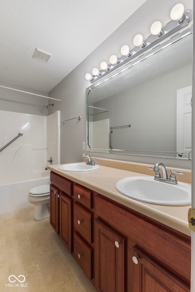 Building Photo - 5918 Remrod Dr