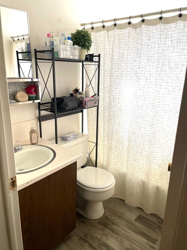 Building Photo - 1B/1B Pet Friendly Apartment South of BYU