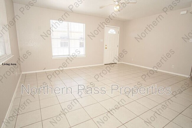 Building Photo - 216 S Schutz Dr