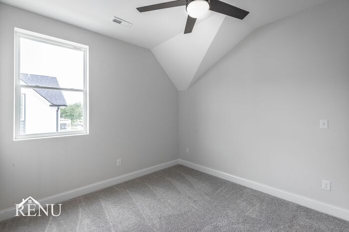 Building Photo - 5710 Sofias Cir