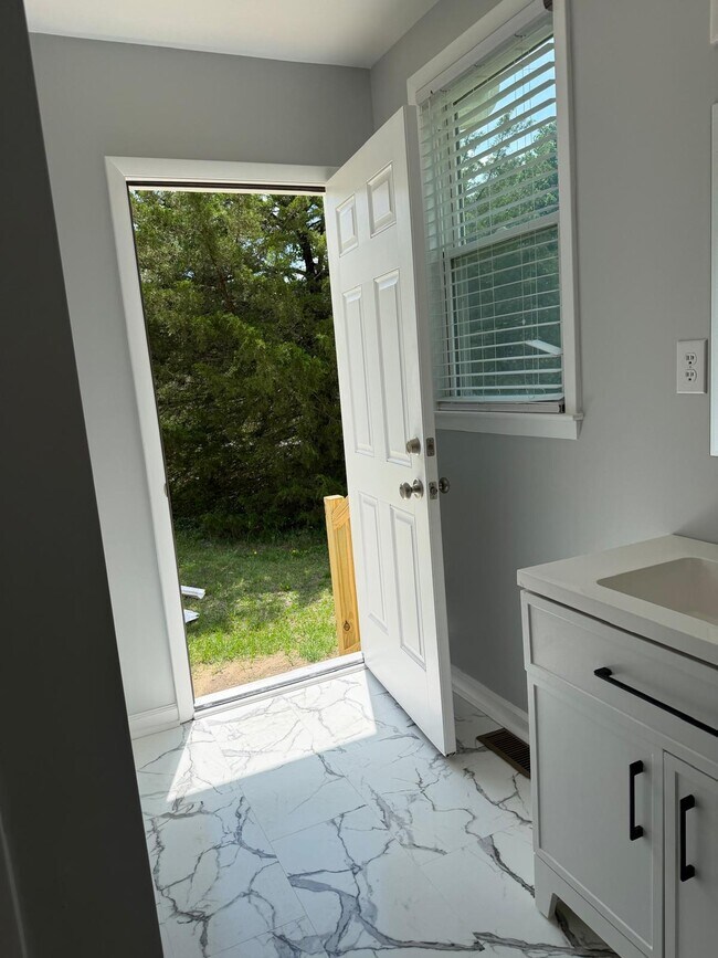 Building Photo - Rouse road - Room #1