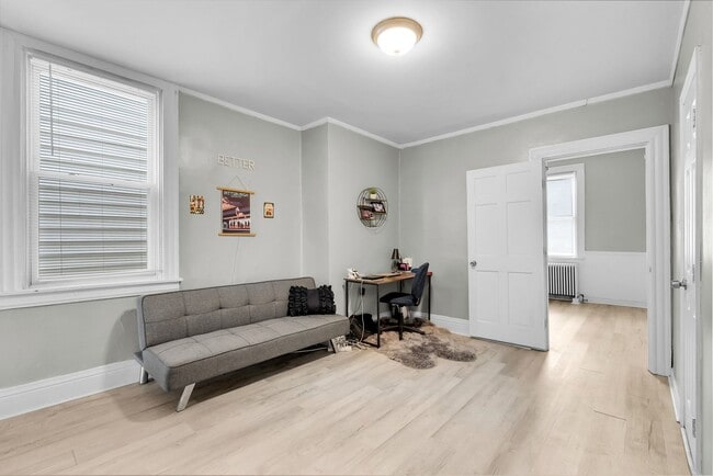 Building Photo - 3 BR 2 bath Bloomfield/Upper Lawrenceville...