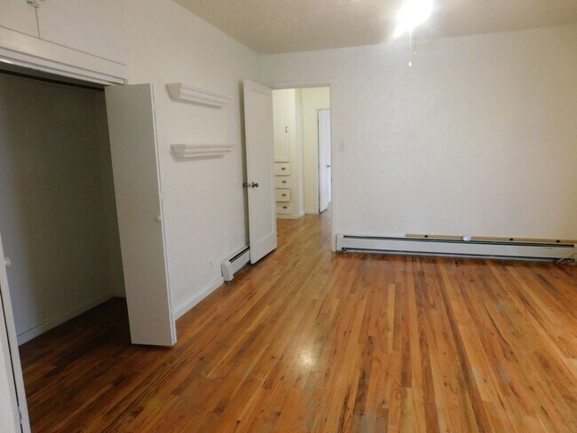 Building Photo - Spacious Home in Palisade