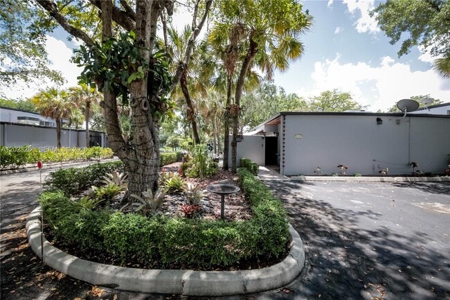 Building Photo - 6380 Jack Rabbit Ln