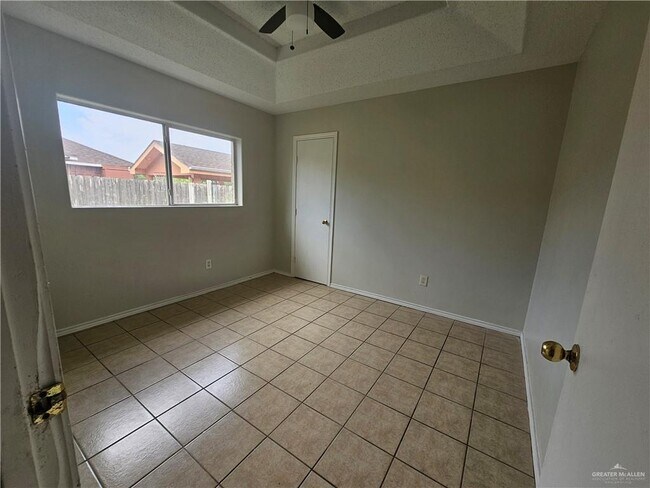 Building Photo - 12 Garnet Dr