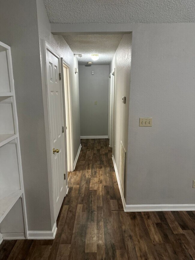 Building Photo - Move-in Ready!  3-Bed, 2-Bath Home in Bent...