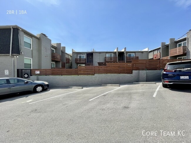 Building Photo - 3631 Walnut St