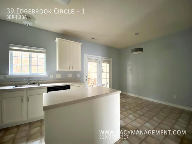 Building Photo - 39 Edgebrook Cir