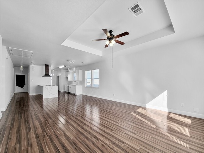 Building Photo - 8135 Chateau St
