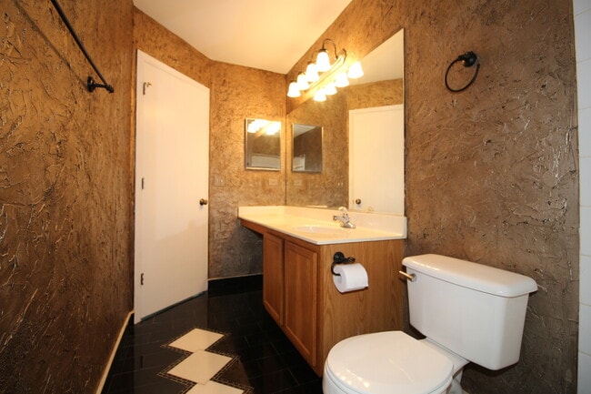 Building Photo - 2835 Cedar Glade Dr