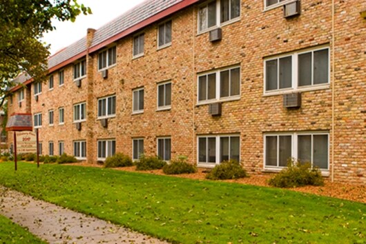 Apartments at 2017 Pillsbury Ave - 2017 Pillsbury Avenue