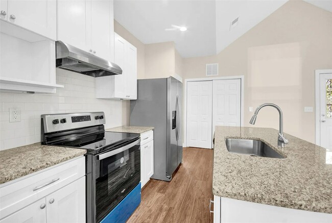 Building Photo - 1238 W Airline Ave