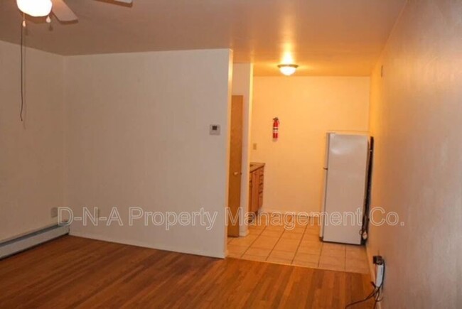 Building Photo - 106 3rd St