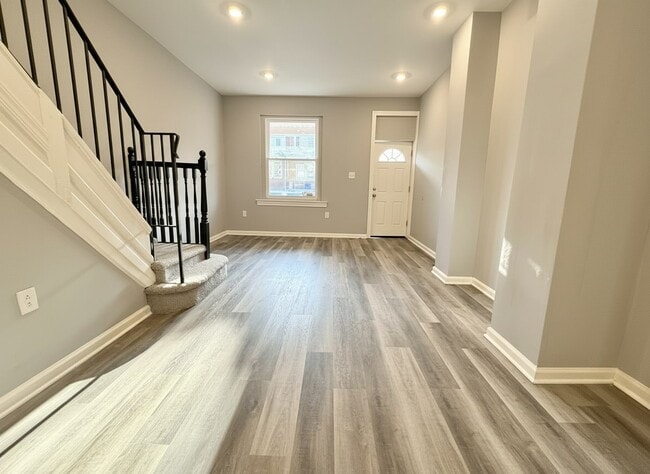 Building Photo - 7019 Saybrook Ave