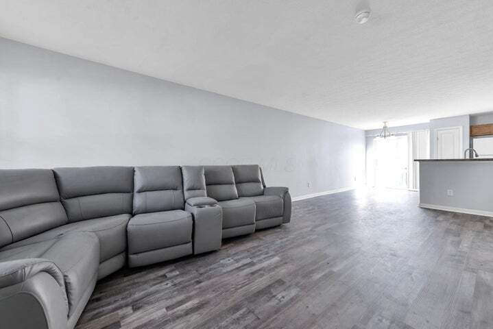 Building Photo - 8326 Bruntsfield Rd