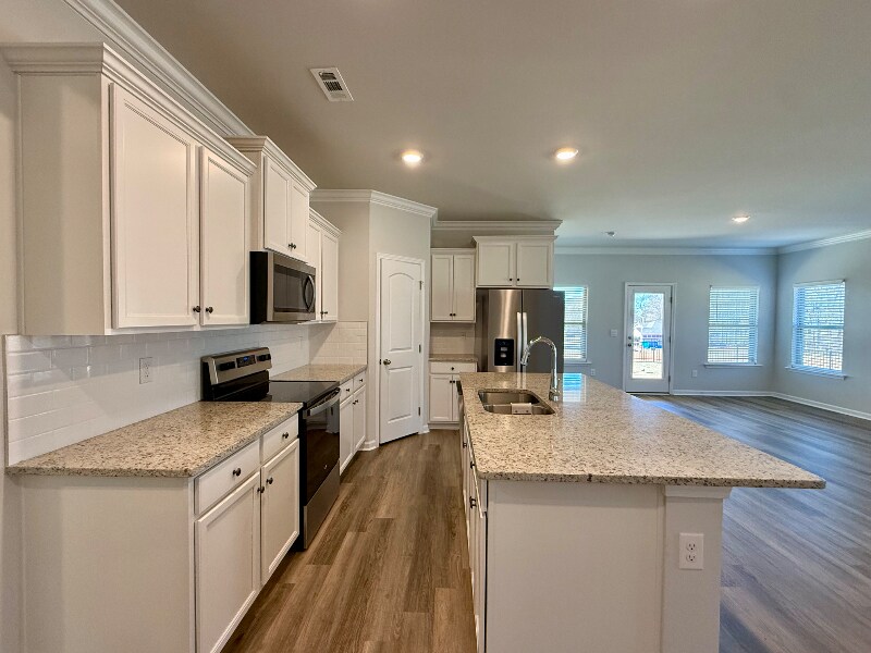 Building Photo - 160 High Leaf Dr