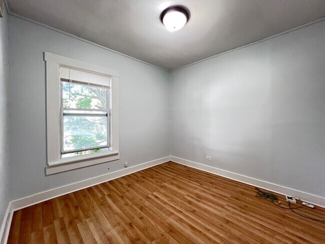 Building Photo - 2707 E 78th St