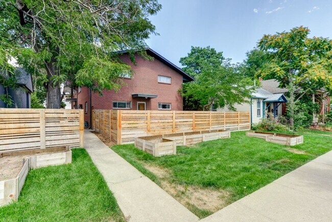 Building Photo - 1811 Walnut St