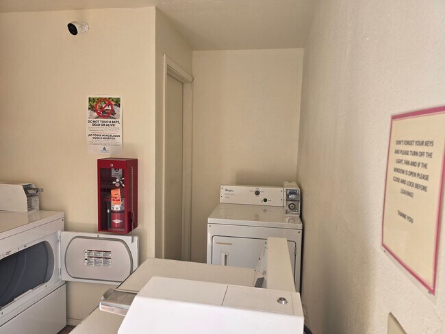 Building Photo - 926 N Belvedere Ave