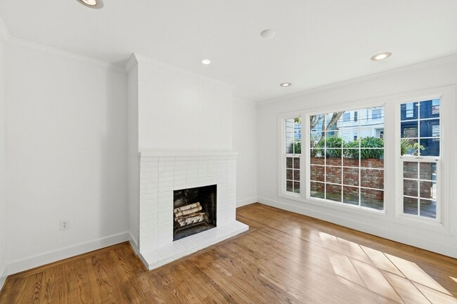 Building Photo - Charming Two Bedroom Condo in Dolores Heights - Please Contact for Showing Availability!