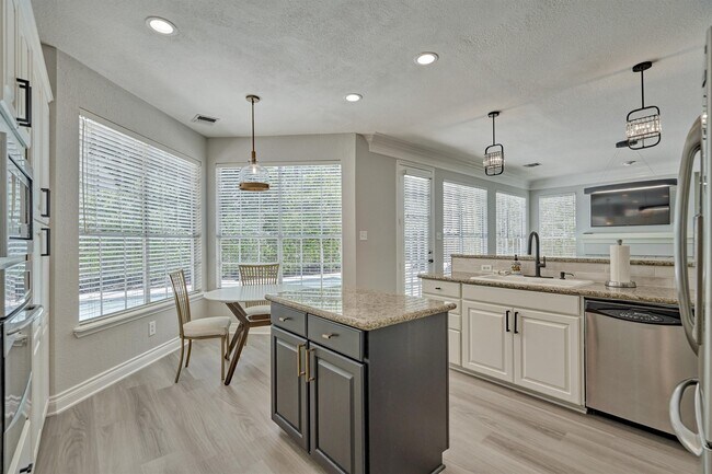 Building Photo - 38 Larks Aire Pl