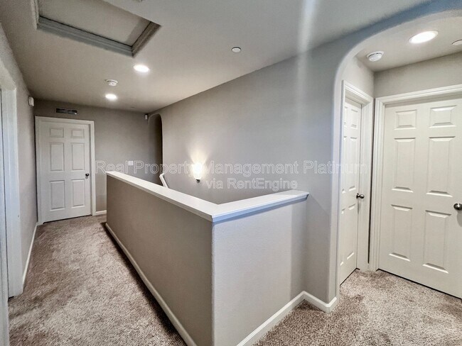 Building Photo - 3704 Savant Ln