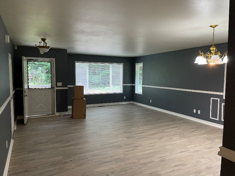 Building Photo - 7600 NW Wildcat Lake Rd
