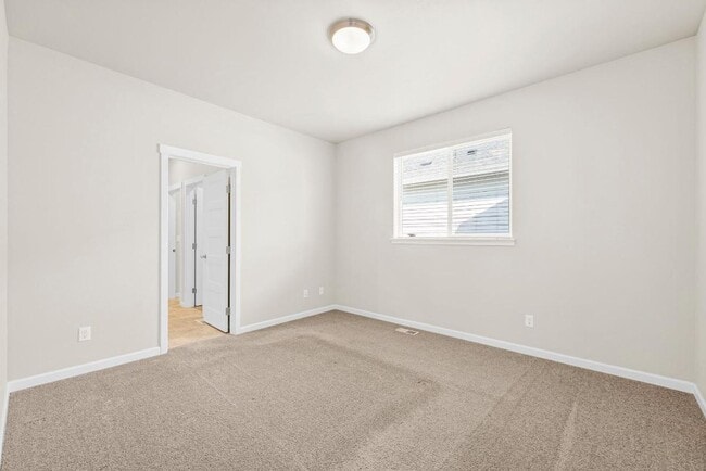 Building Photo - Modern Yelm Home Near JBLM | 3 Bed, 2.25 B...