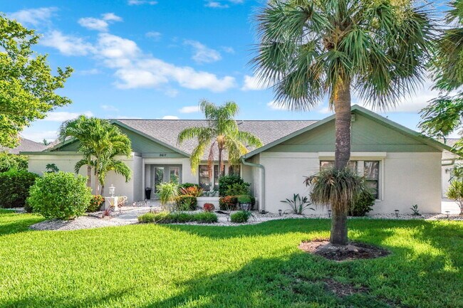 Building Photo - Furnished 4BR Waterfront Pool Home in Cape...