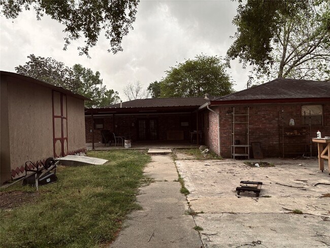 Building Photo - 415 Zinn Dr