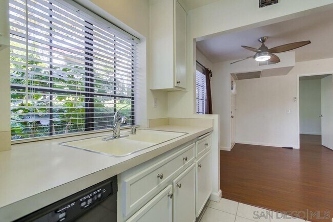 Building Photo - 13115 Wimberly Square